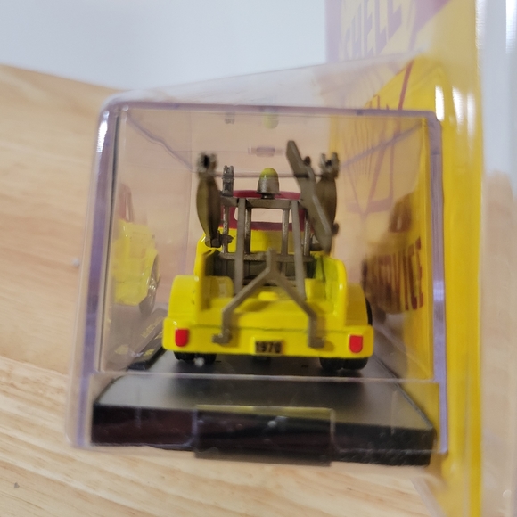 M2 Diecast 1970 Tow Truck Chase Shell Gas 1 of 650 - Picture 7 of 10